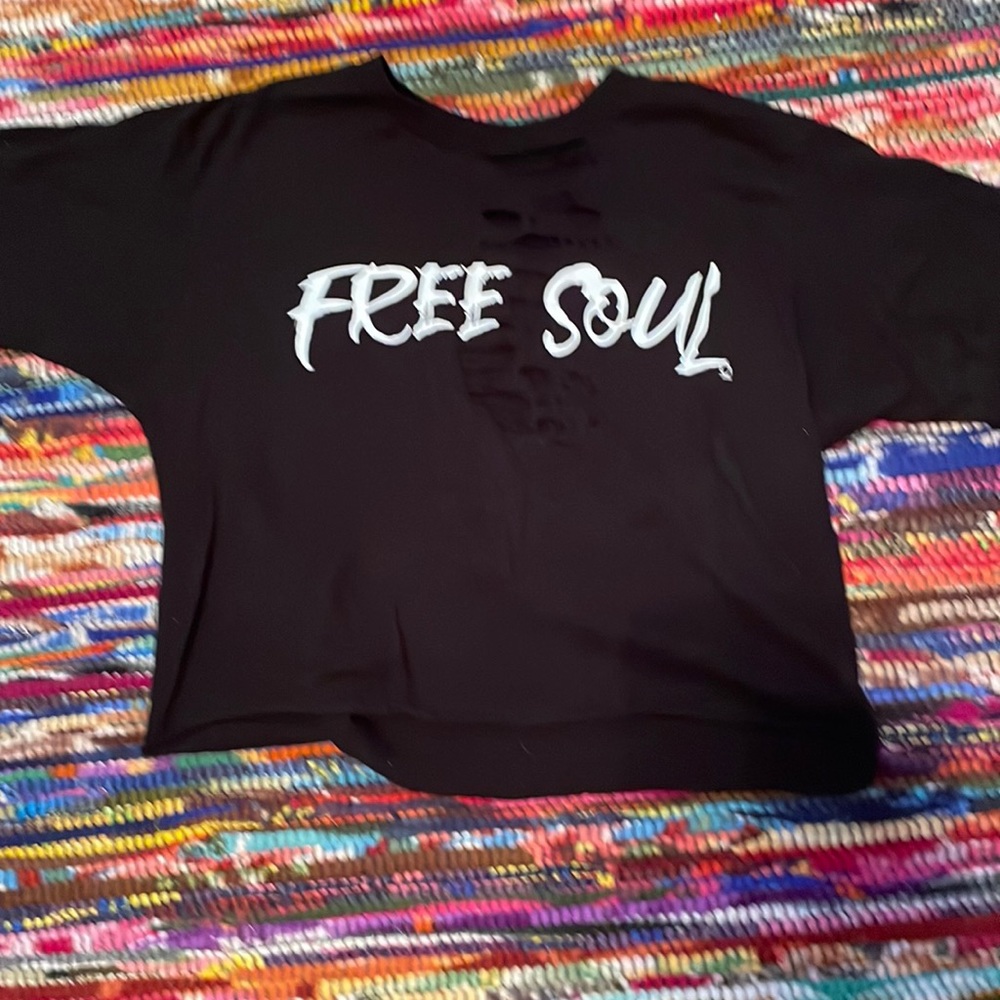 The Drive/Black crop tshirt w Free Soul logo/Large/tshirt crop & Free Soul logo